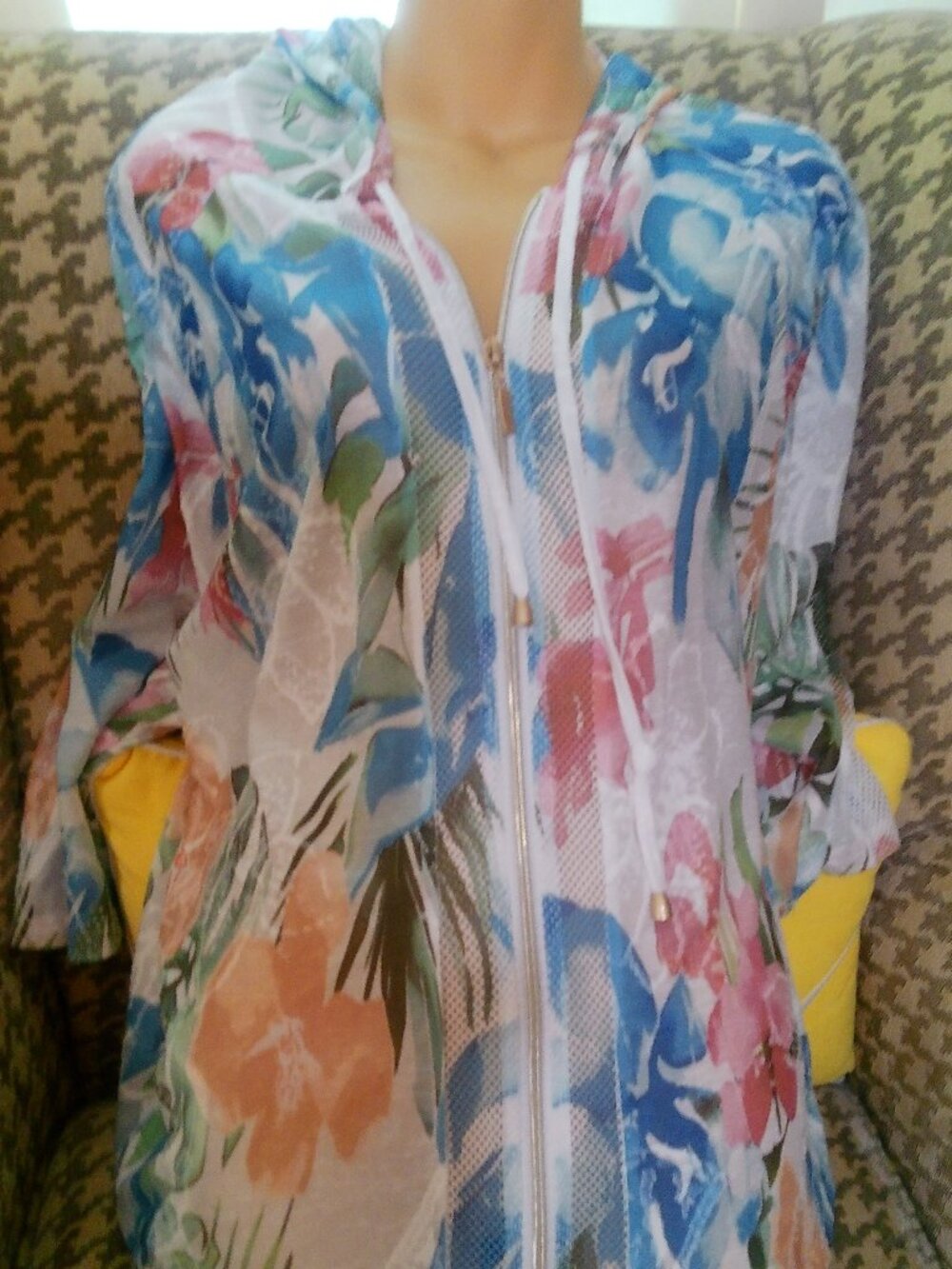 CHICOS SIZE 3 QUARTER SLEEVE ZIP HOOD JACKET GREAT CONDITION